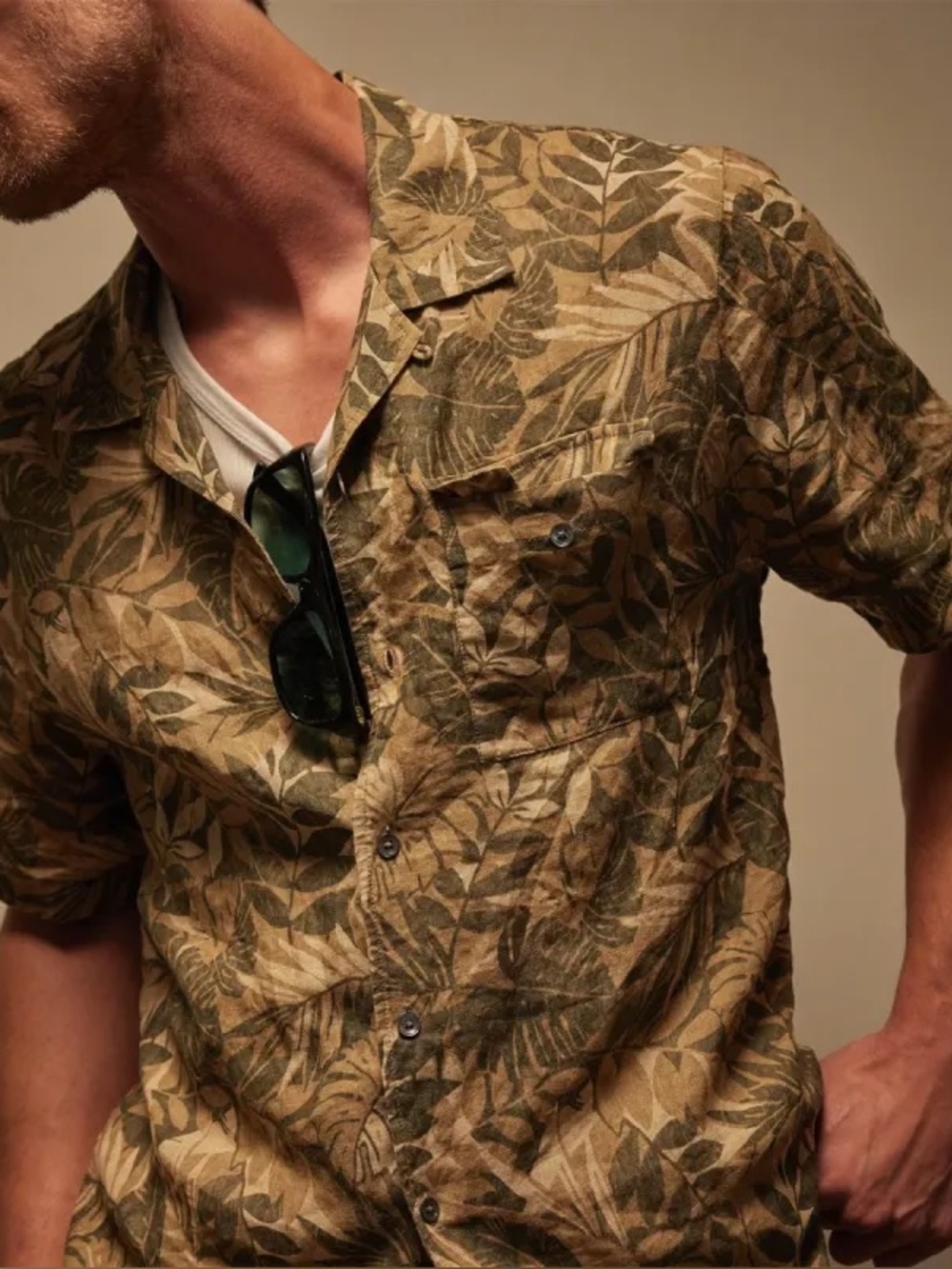 James Perse 100% linen button down shirt in palm leaf print